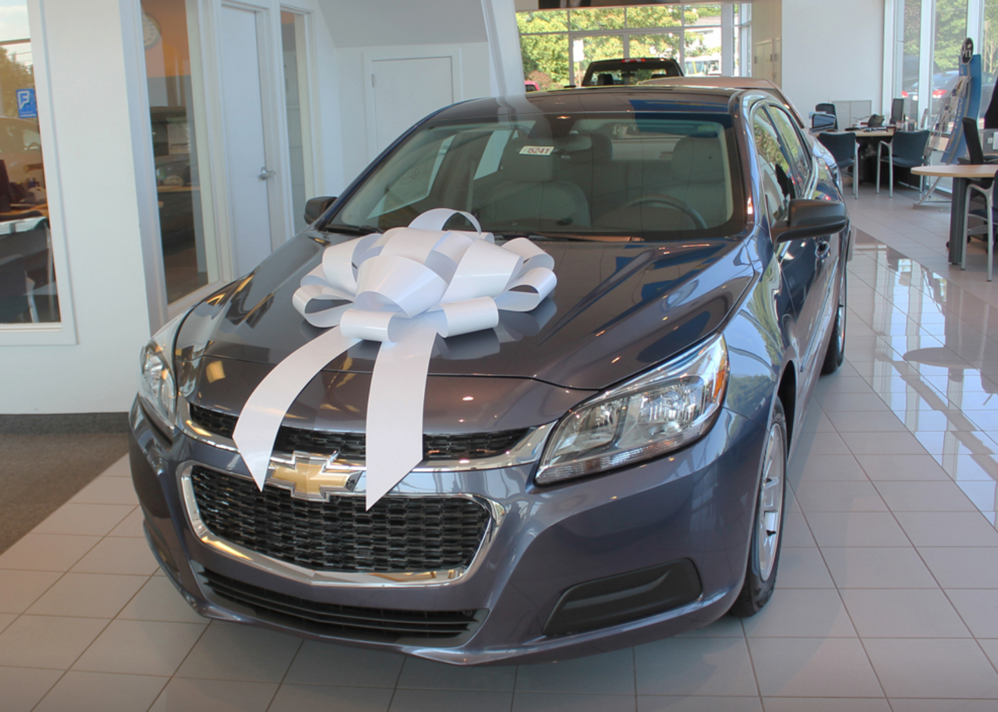 30" Magnetic Car Bow - White